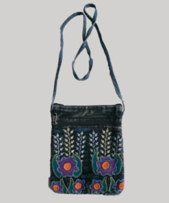 Women's passport bag with flower embroidery (Black)