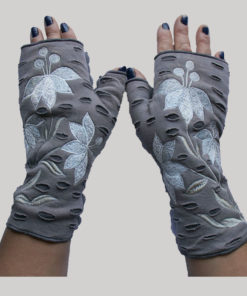 Women's gloves with asymmetrical razor & embroidery