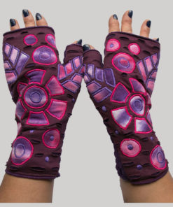 Gloves with big flower motif embroidery