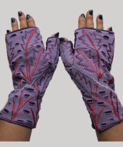Women's gloves with embroidery