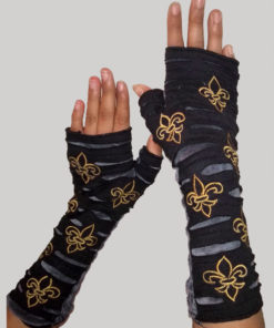 Gloves with Fleur-de-lees embroidery
