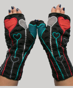 Gloves with heart embroidery