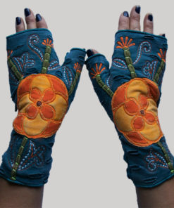 Gloves with big flower embroidery