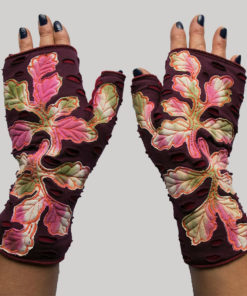 Women's gloves with oak leaves overlap embroidery