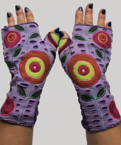 Gloves with round flower embroidery