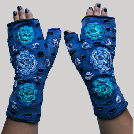 Women's gloves with velvet buds & flower embroidery