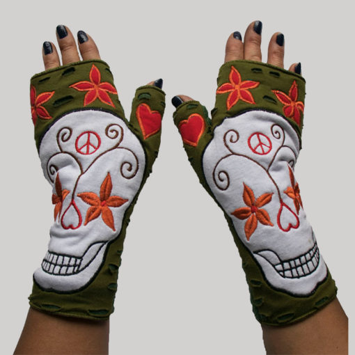 Gloves with skull head embroidery