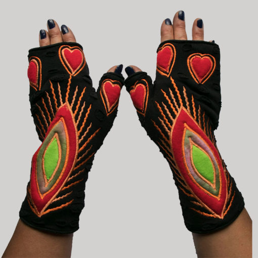 Women's gloves with eye embroidery