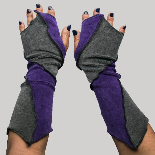 Women's gloves with velour asymmetrical picu patch
