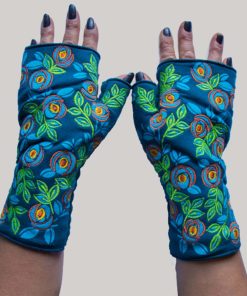 flower printed with outline embroidery glove petrol