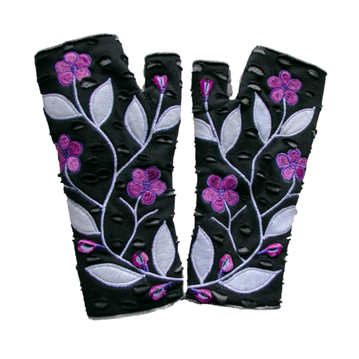 Glove with flower emb.
